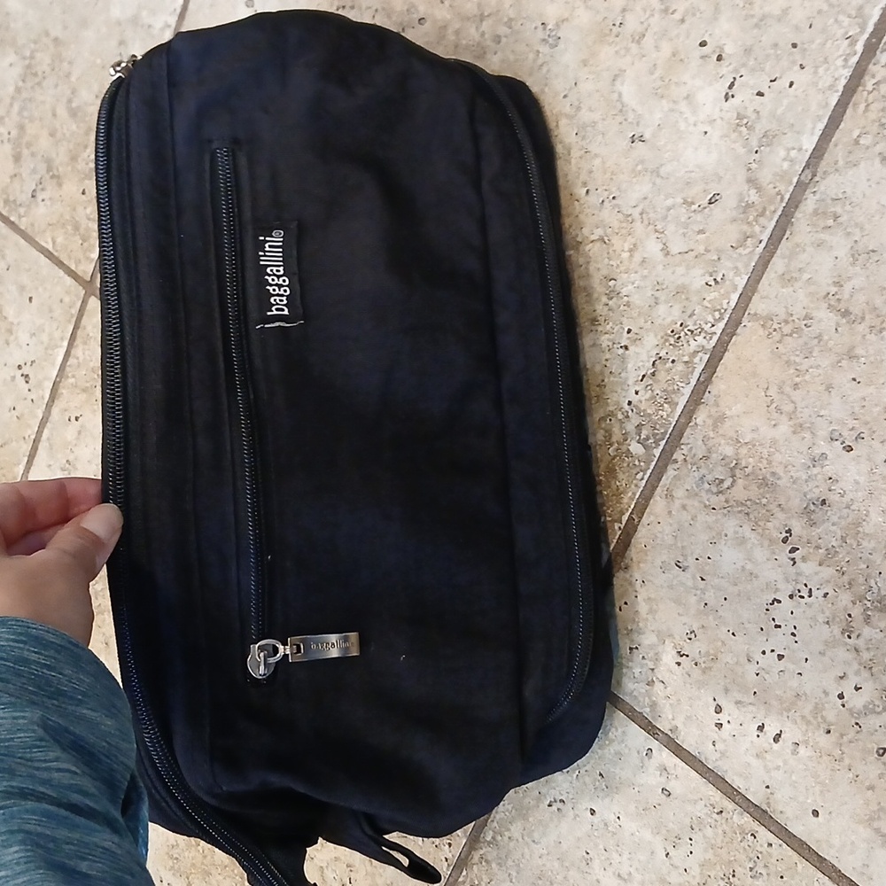 BAGGALLINI® Toiletry Kit – Travel - Picture 1 of 8